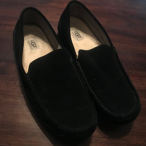 black ugg slip ons